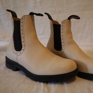 BLUNDSTONE High Top Boots- Pearl